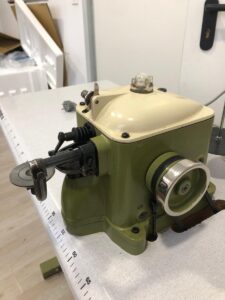 Maquina para coser piel con pelo reacondicionada - Imagen 2