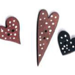 Botón Madera Pintada Corazones (x3)