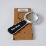 Lupa con iluminacion